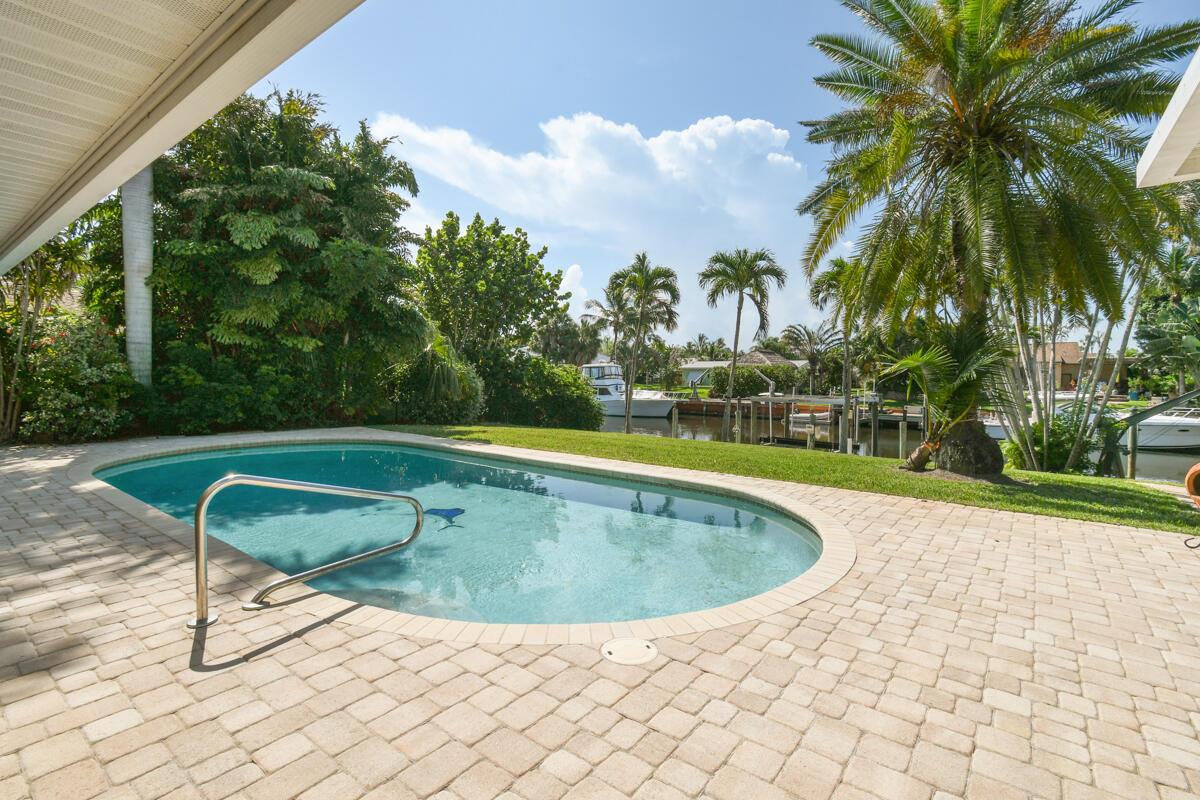 NORTH HOBE SOUND SHORES - Residential
