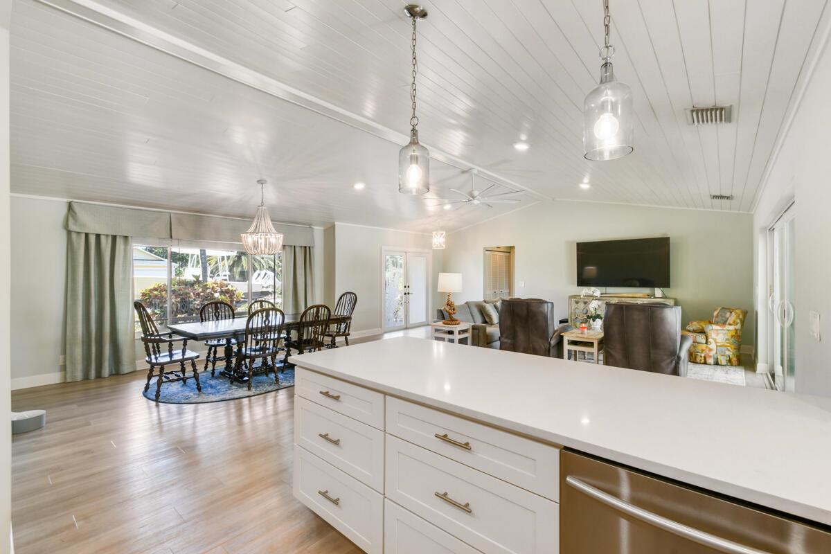NORTH HOBE SOUND SHORES - Residential