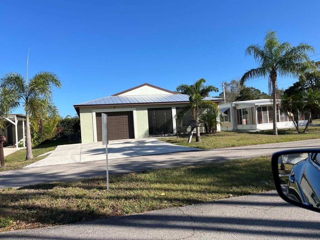 Photo of 4 Alhambra Ln S, Port Saint Lucie, FL 34952 (MLS # R11165700)