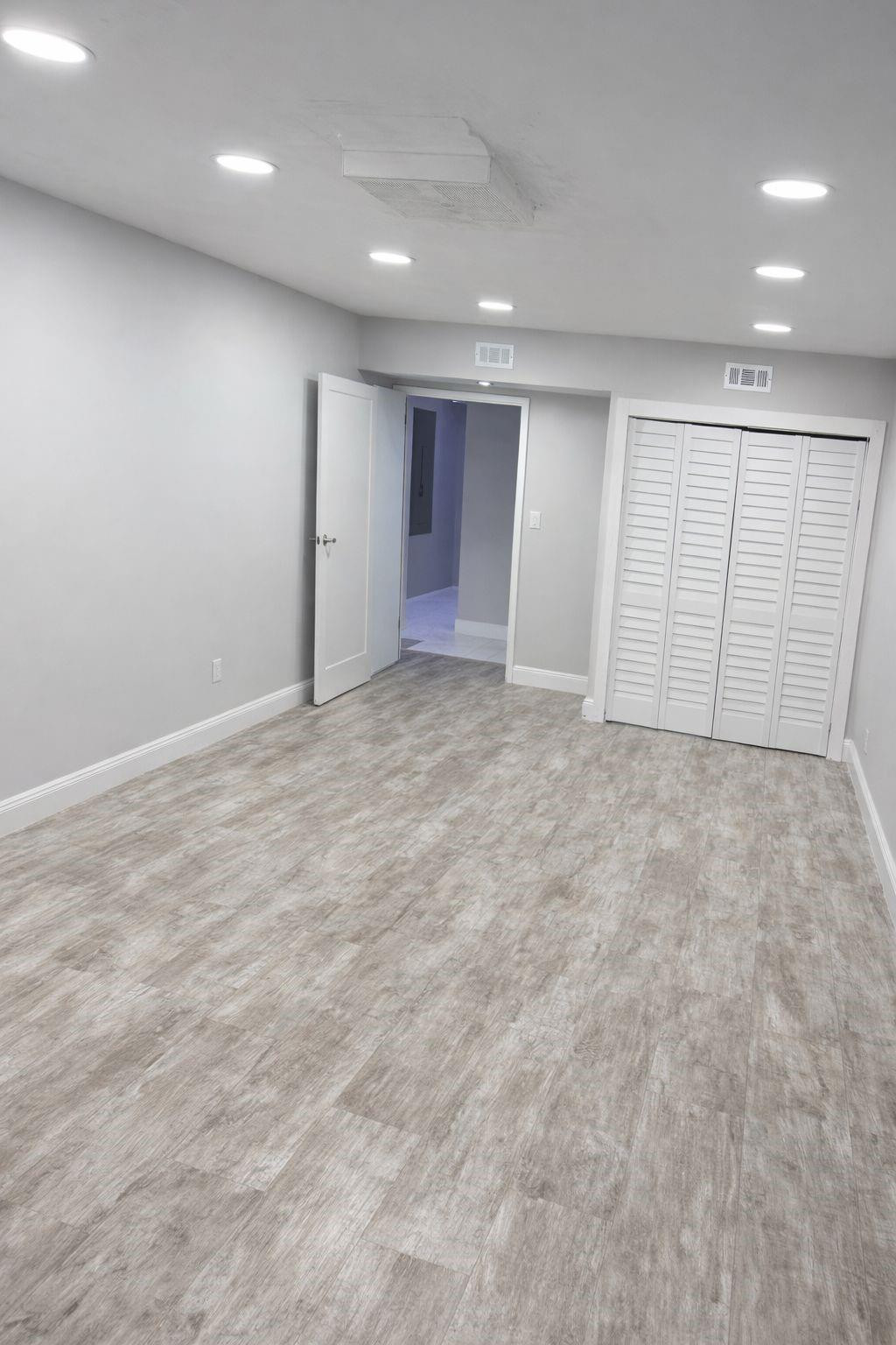 TIMBERWALK 2 SEC 6 - Residential Lease