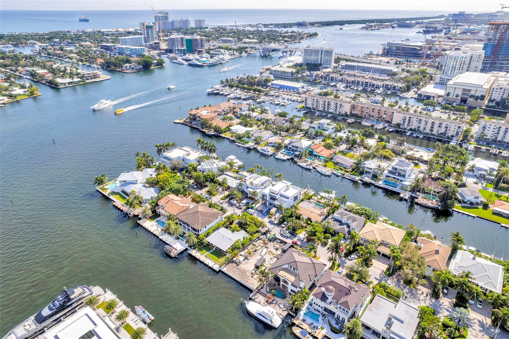 Lauderdale Harbors Sec A - Land