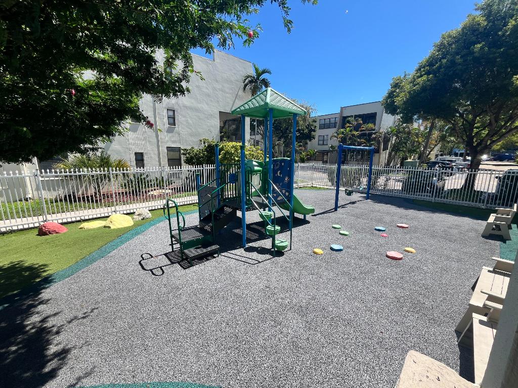 VILLA DORADA CONDO NO 2 - Residential