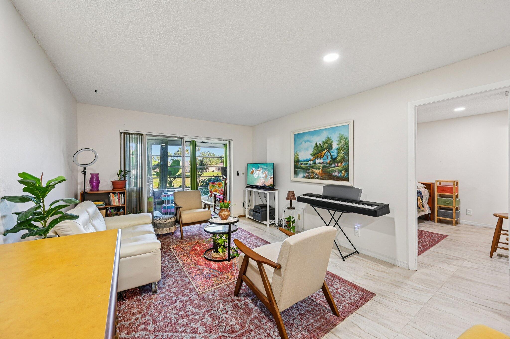 Golden Lakes Village Cond - Residential