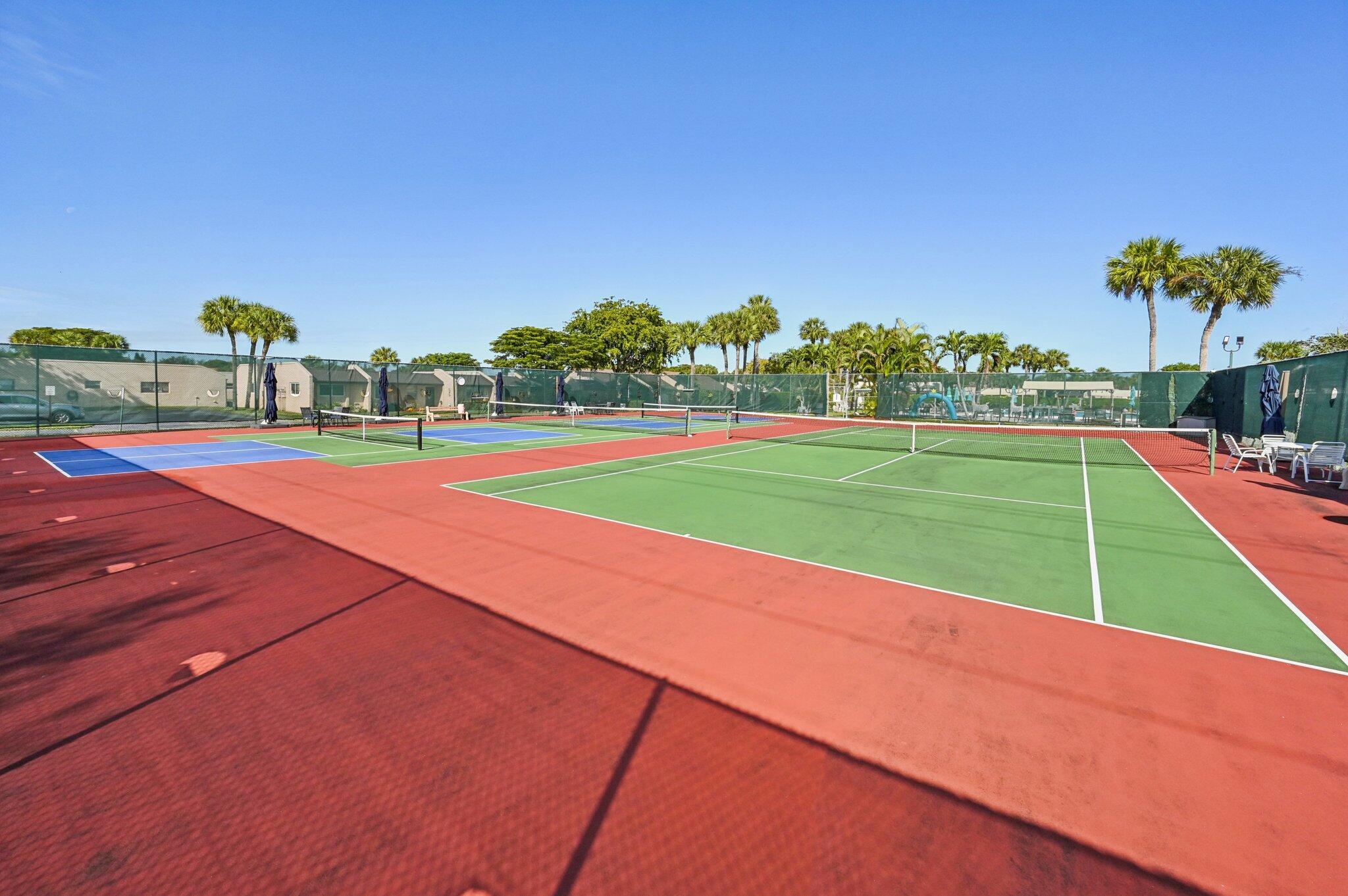 Golden Lakes Village Cond - Residential