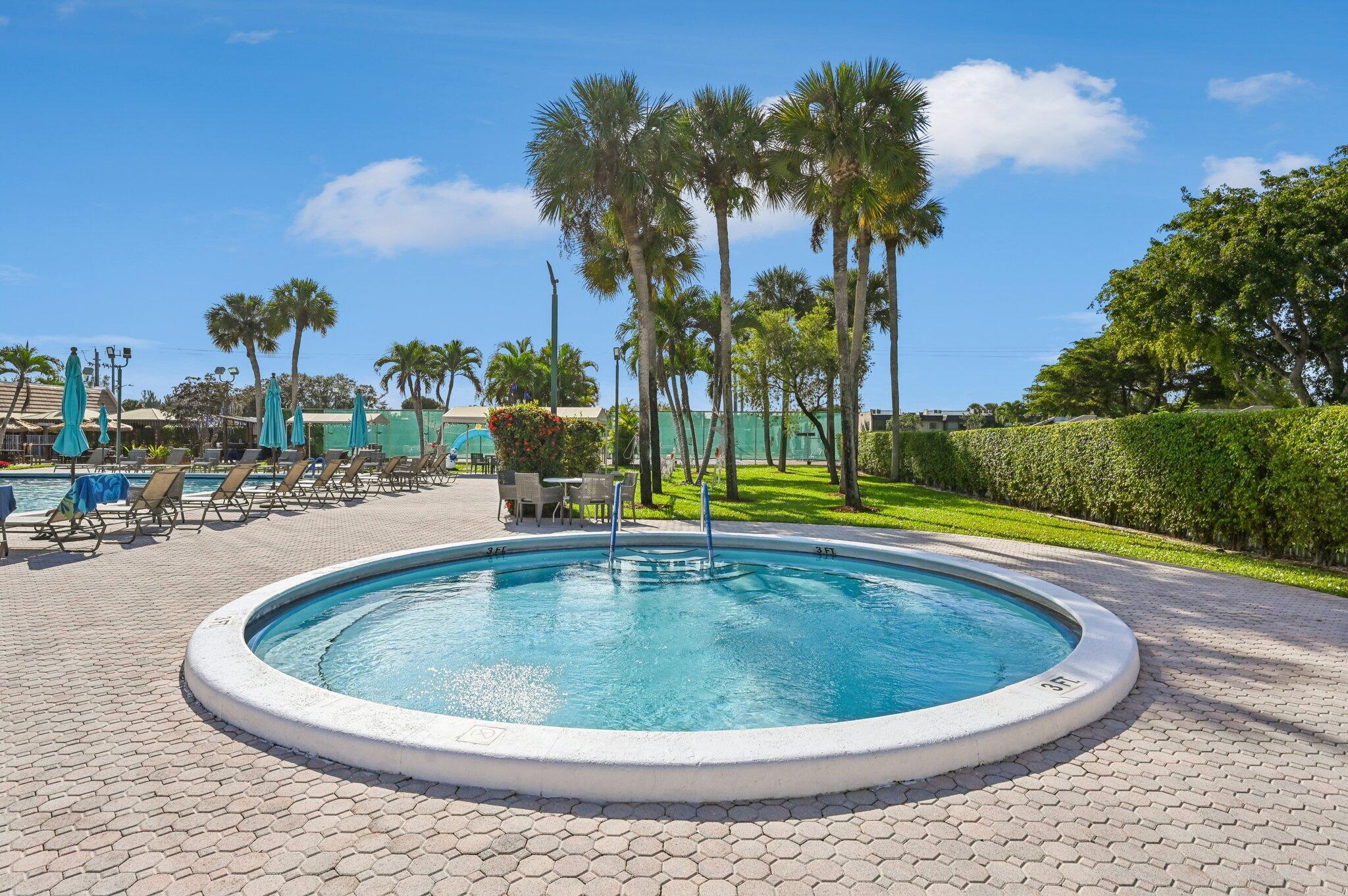 Golden Lakes Village Cond - Residential