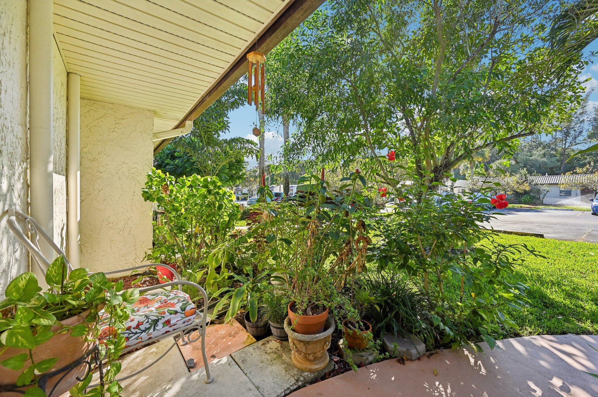 Golden Lakes Village Cond - Residential