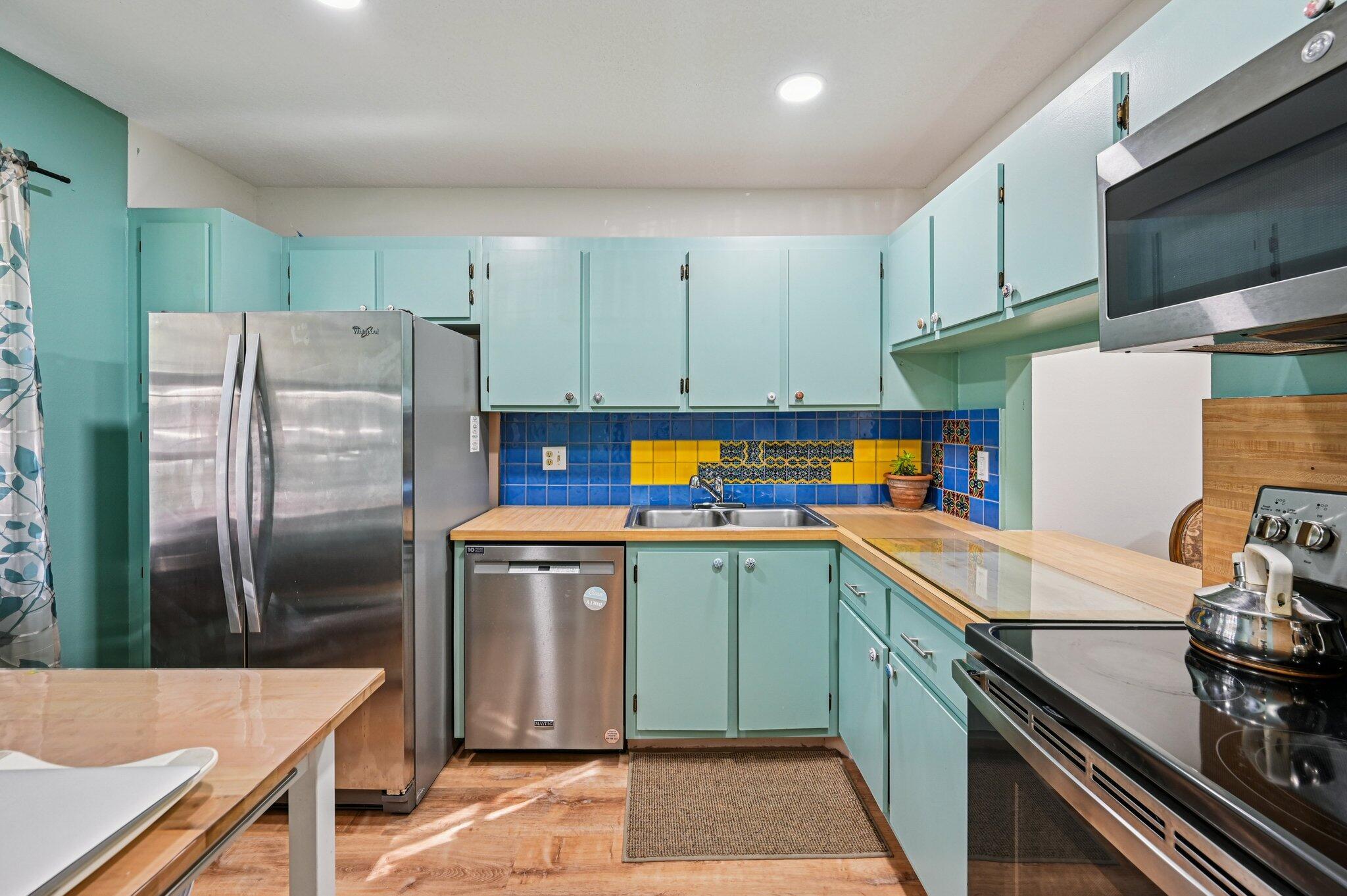 Golden Lakes Village Cond - Residential