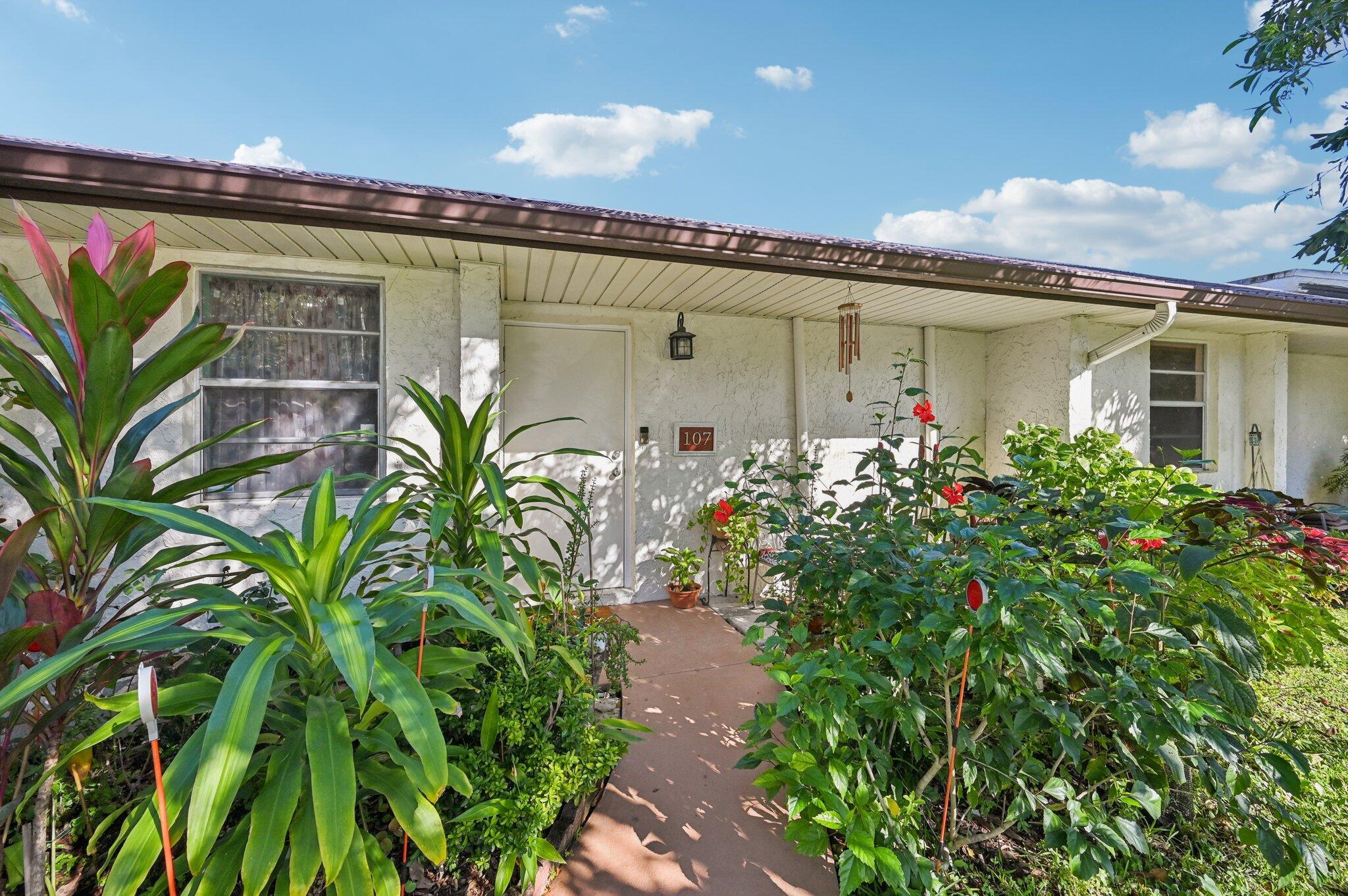 Golden Lakes Village Cond - Residential