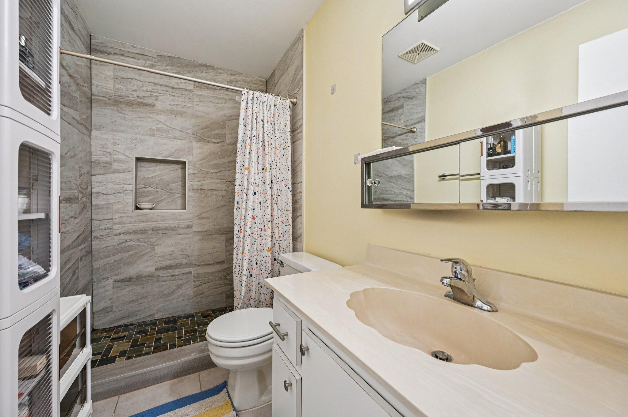 Golden Lakes Village Cond - Residential