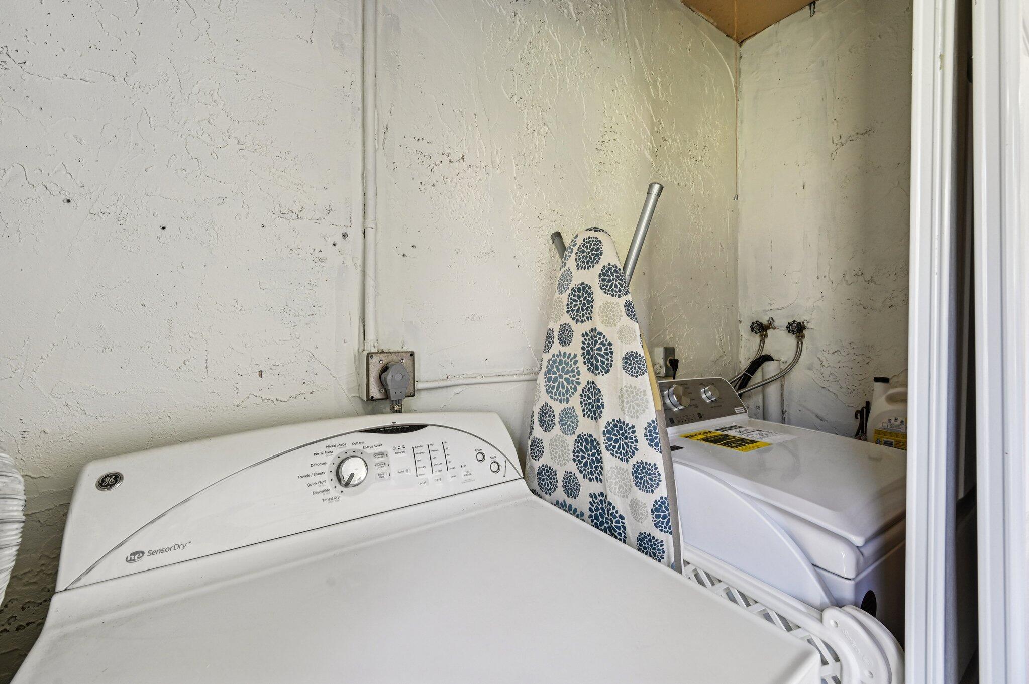 Golden Lakes Village Cond - Residential