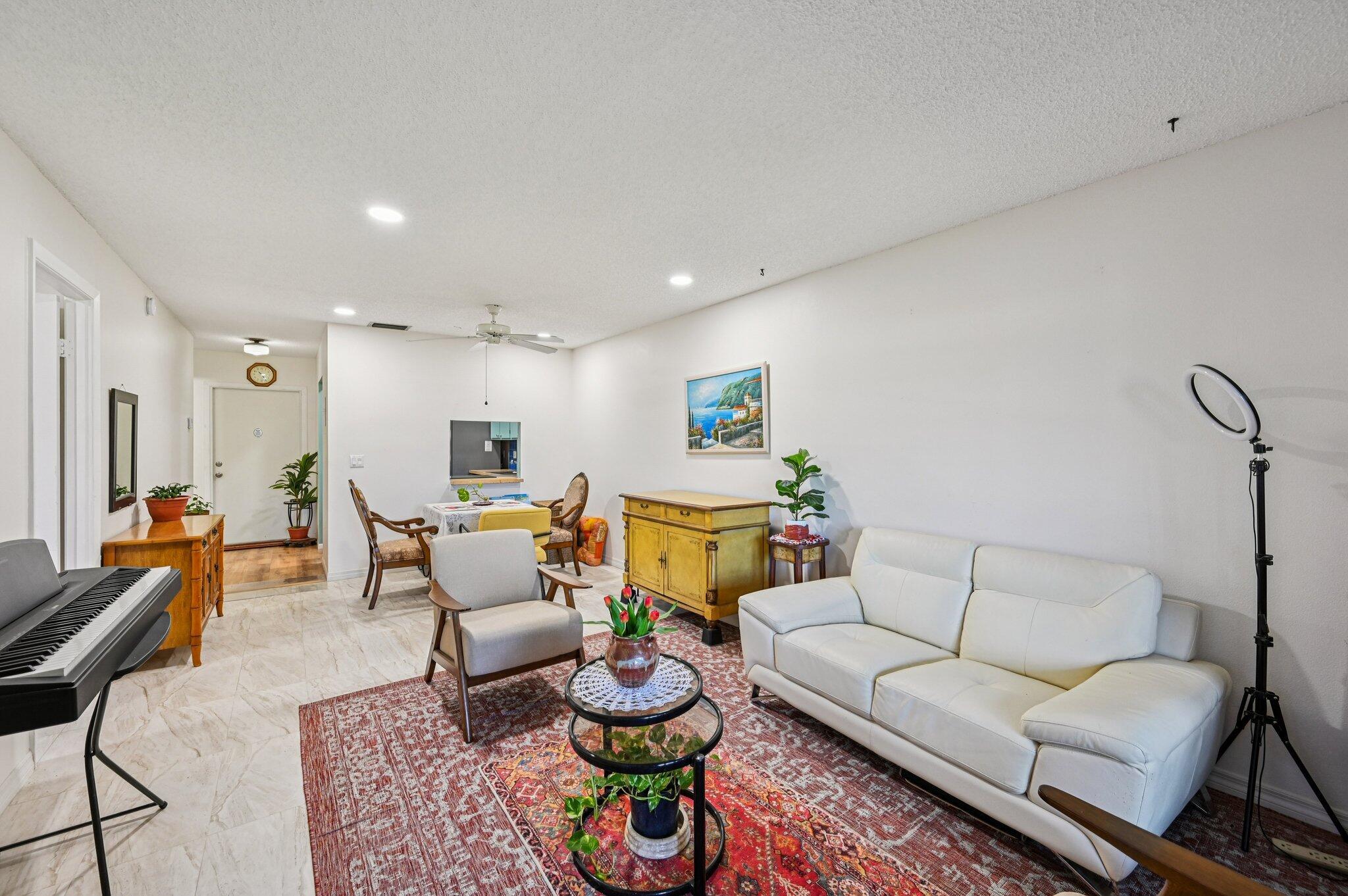 Golden Lakes Village Cond - Residential