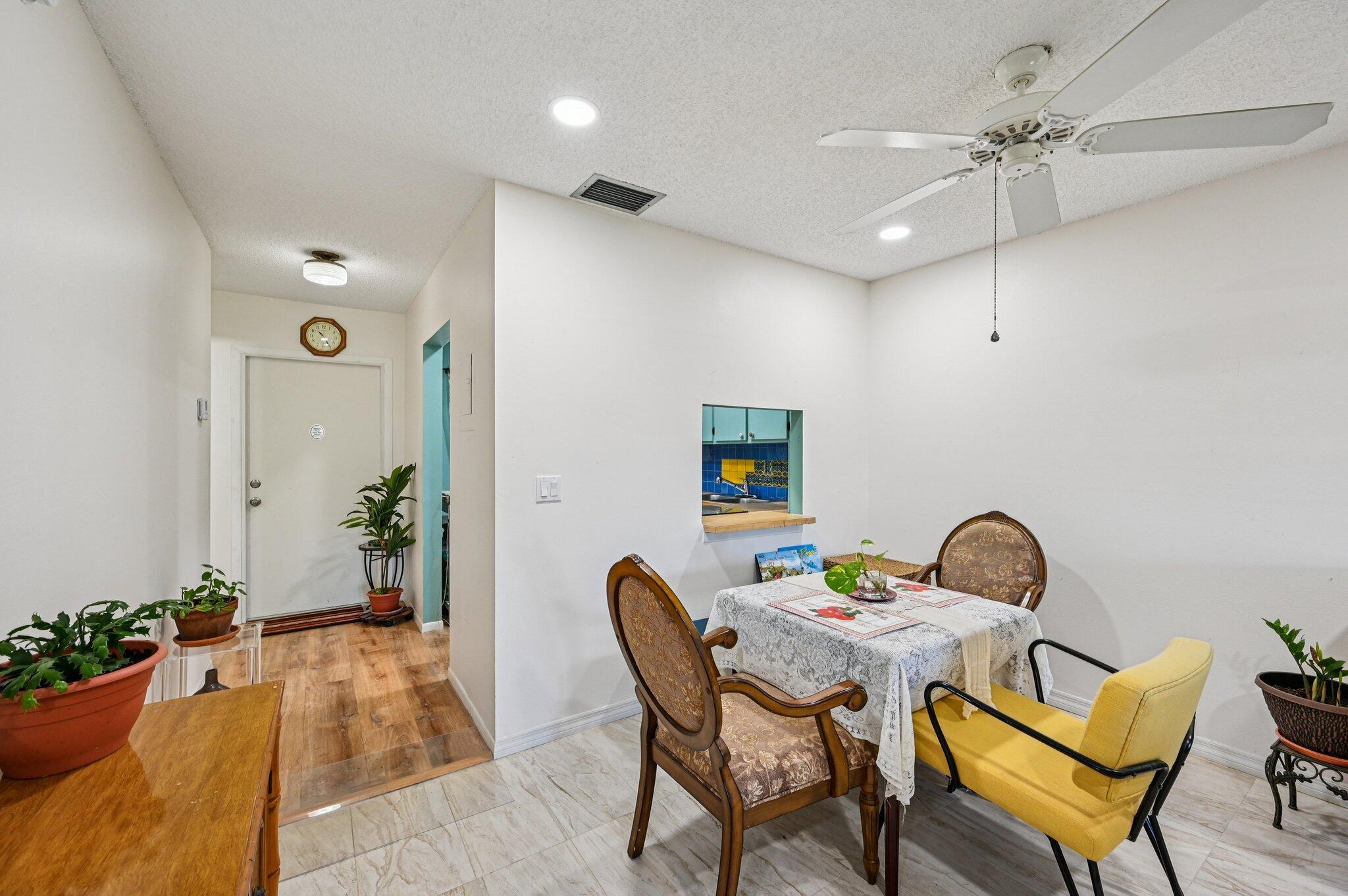 Golden Lakes Village Cond - Residential