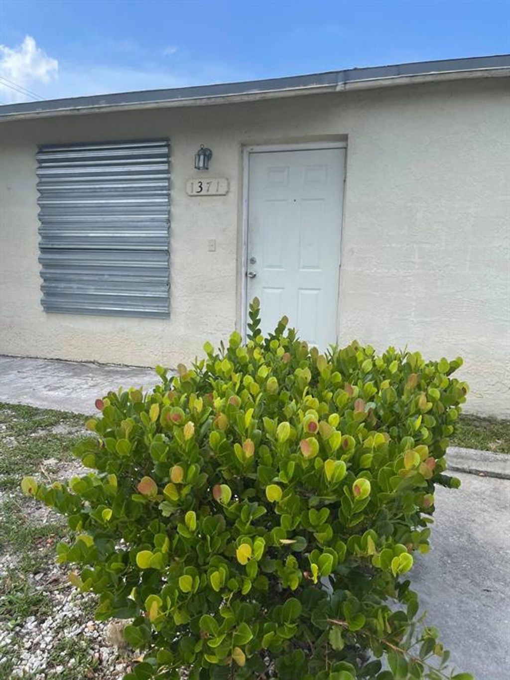 Photo of 1371 NW 27th Avenue, Fort Lauderdale, FL 33311 (MLS # R10710864)