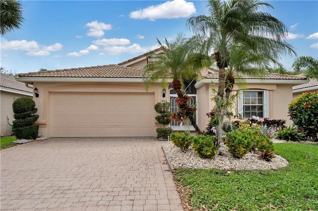Photo of 13885 Via Nidia, Delray Beach, FL 33446 (MLS # F10320441)