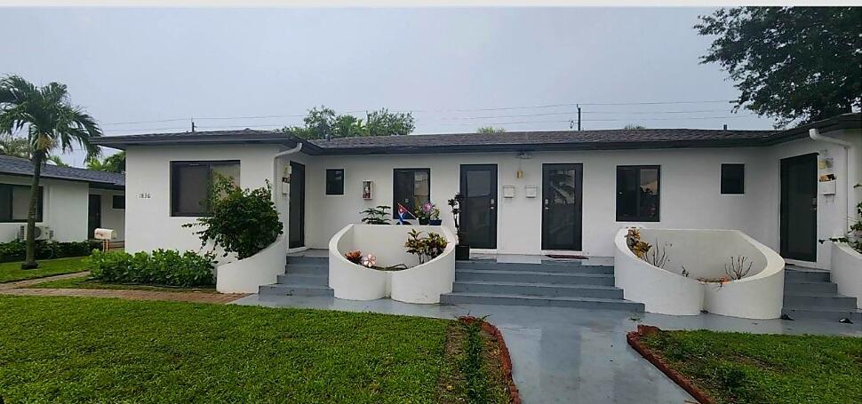 Photo of 1836 LINCOLN Street #1, Hollywood, FL 33020 (MLS # B26077174)