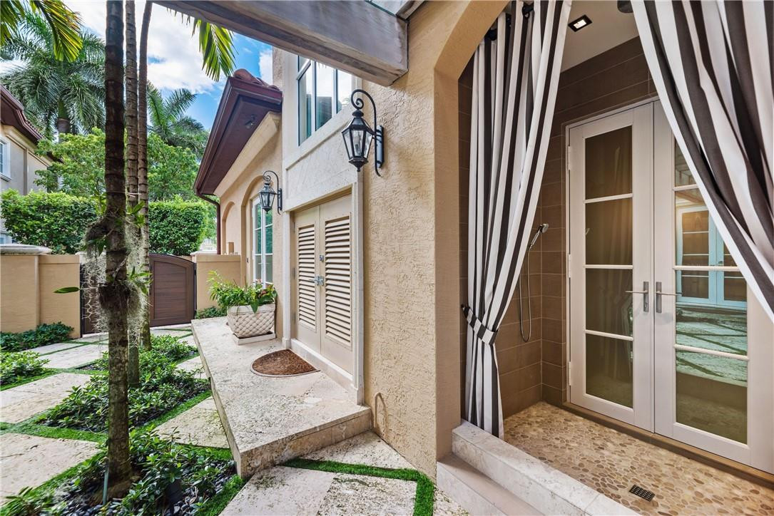 Las Olas Isles - Residential