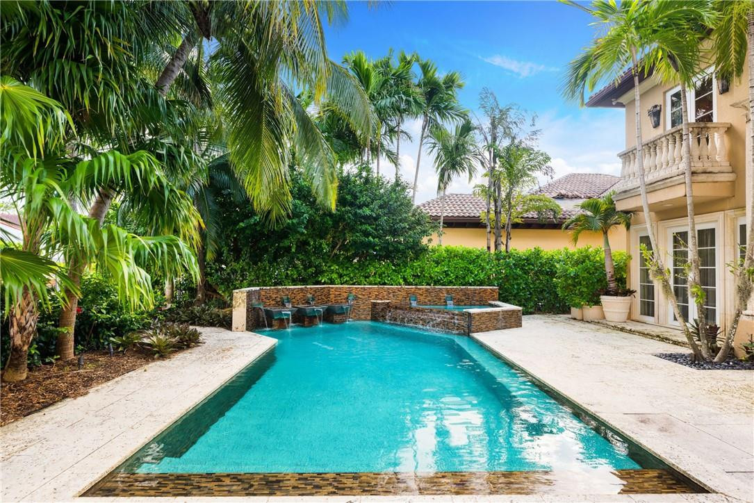 Las Olas Isles - Residential