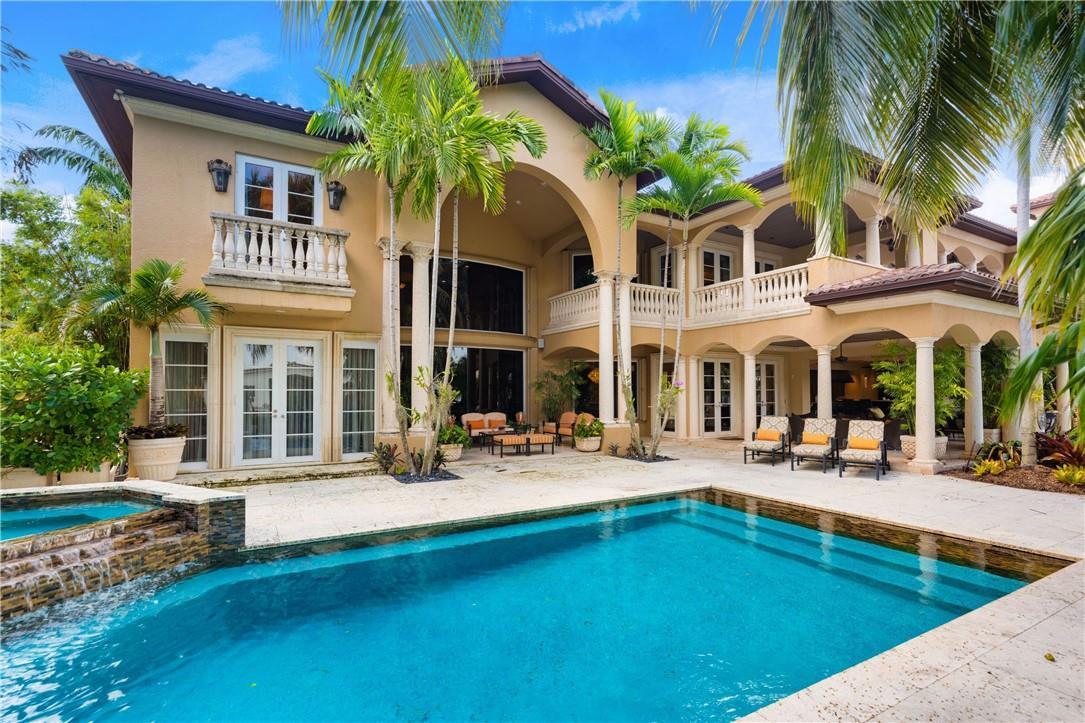 Las Olas Isles - Residential