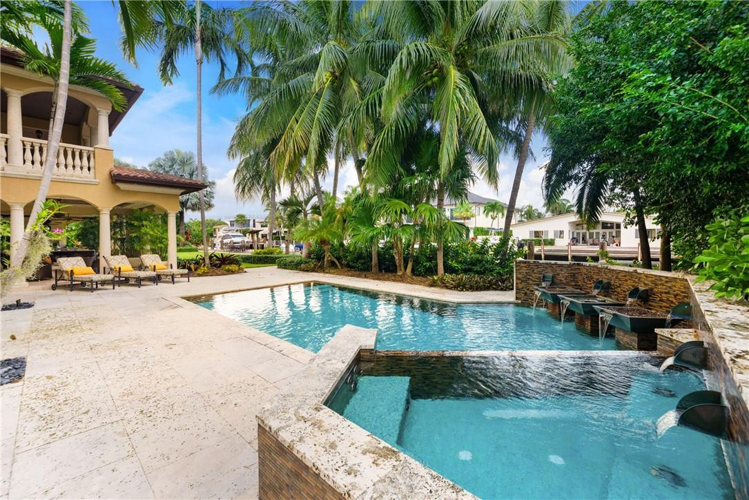 Las Olas Isles - Residential