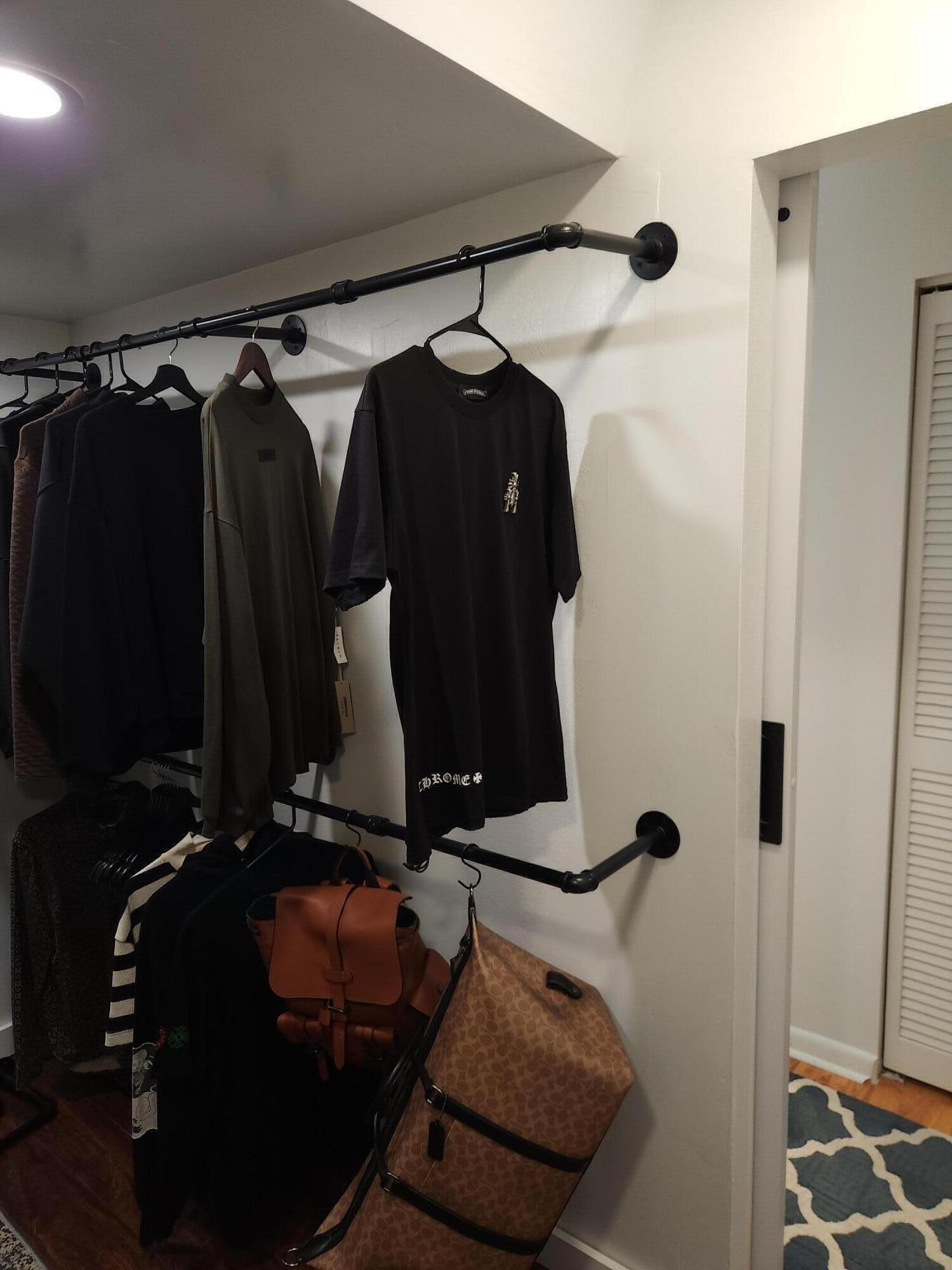 6001 N Falls Circle Drive 406, Lauderhill, FL, 33319/$95,000 4 6001 N Falls Circle Drive 406