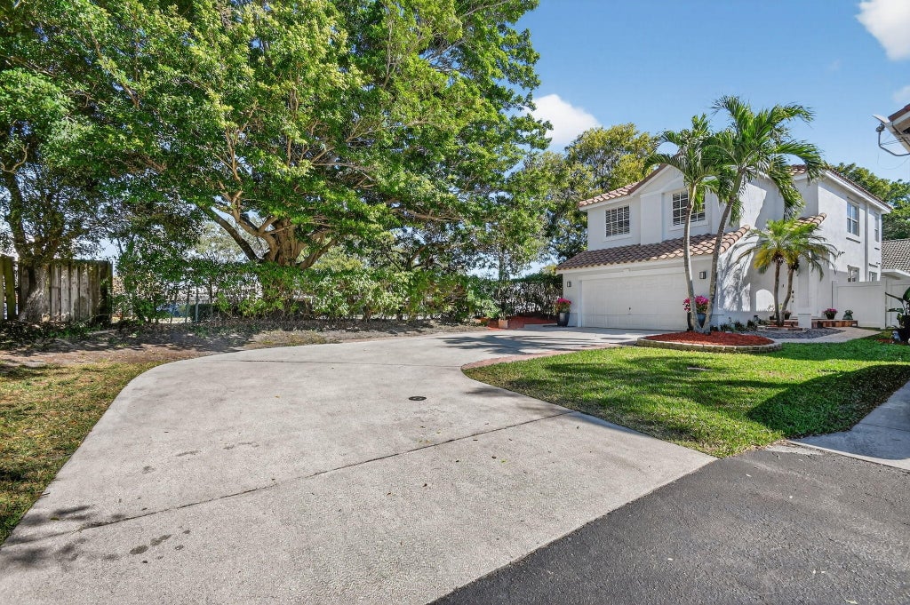 Photo of 7132 Craw Key Way, Lake Worth, FL 33467 (MLS # R11157801)