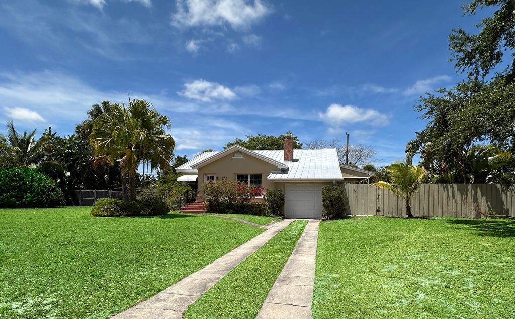 Photo of 1017 Colonial Road, Fort Pierce, FL 34950 (MLS # R10980166)