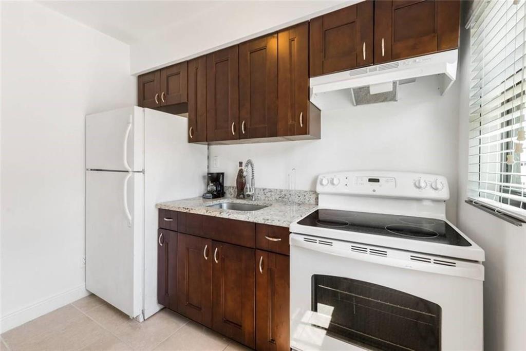 GATEWAY PARK - Residential Lease