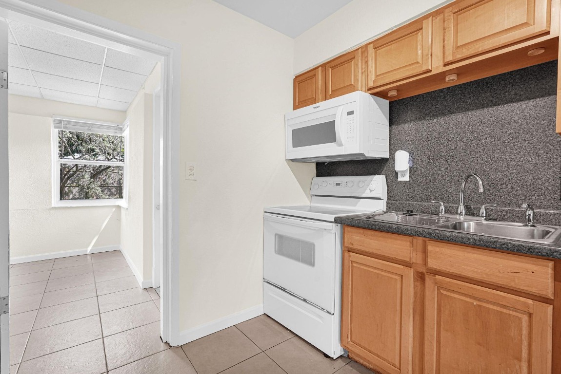 NORTH ANDREWS GARDENS 2ND - Residential Lease