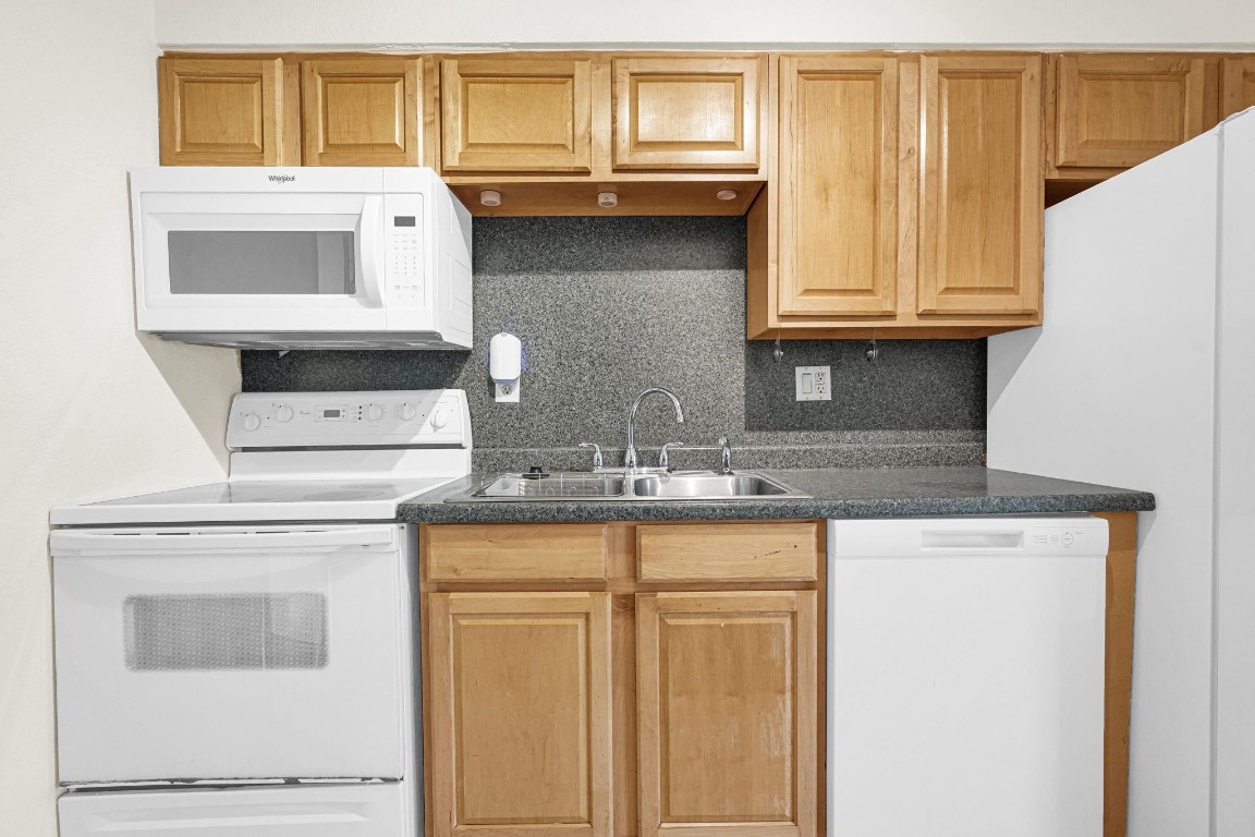 NORTH ANDREWS GARDENS 2ND - Residential Lease