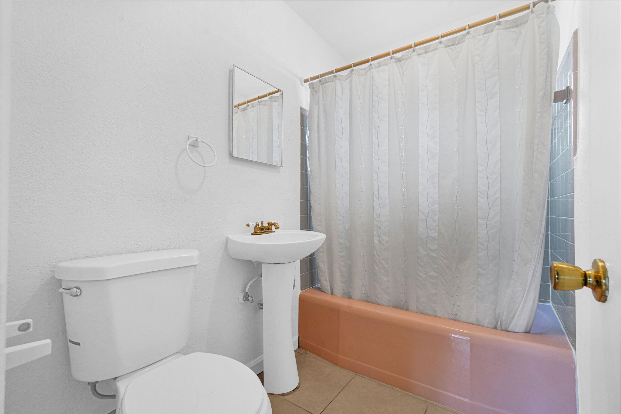 NORTH ANDREWS GARDENS 2ND - Residential Lease