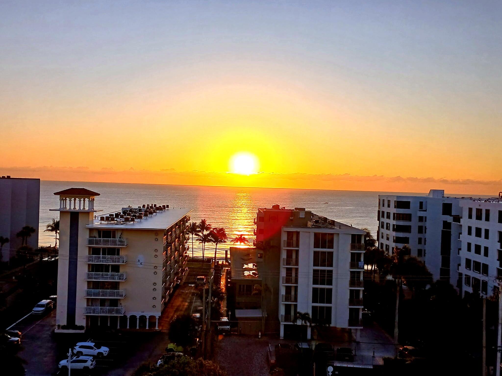 HILLSBORO ISLAND HOUSE CONDO - Residential