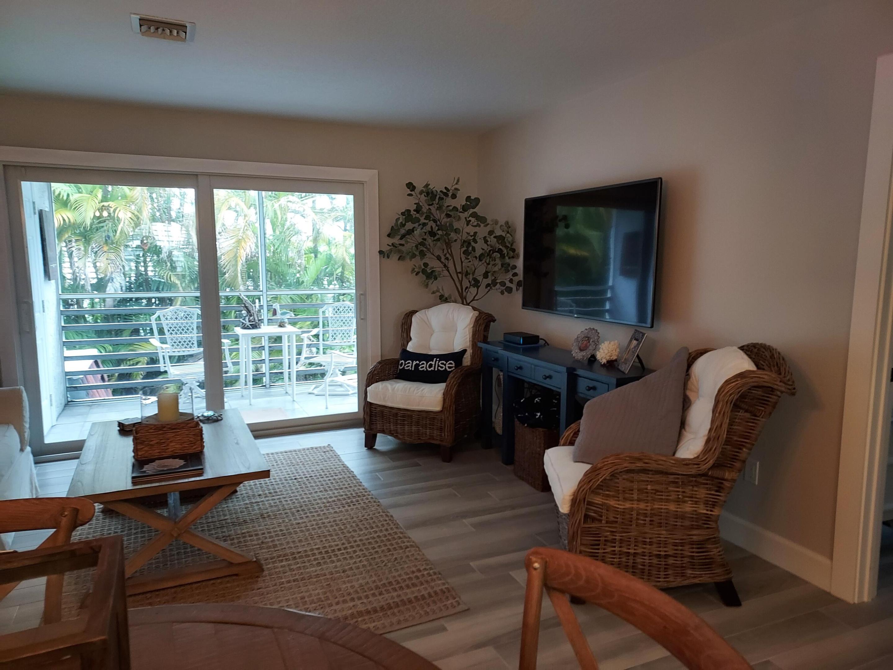 VILLAS ON THE GREEN CONDO - Residential Lease