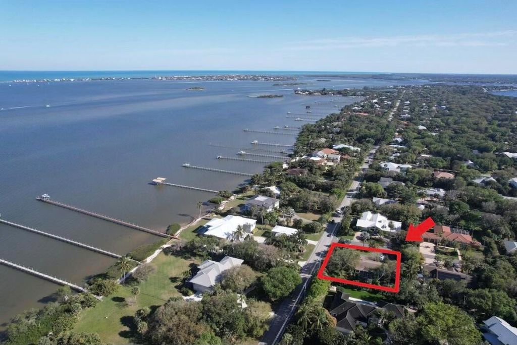 Photo of 2 Palmetto Drive, Sewalls Point, FL 34996 (MLS # R10995579)