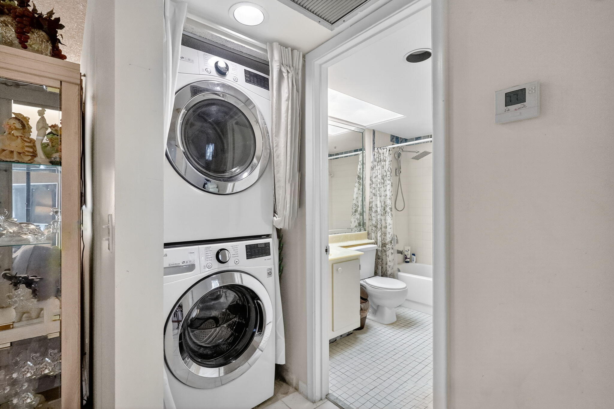 CAMBRIDGE AT CENTURY - Residential