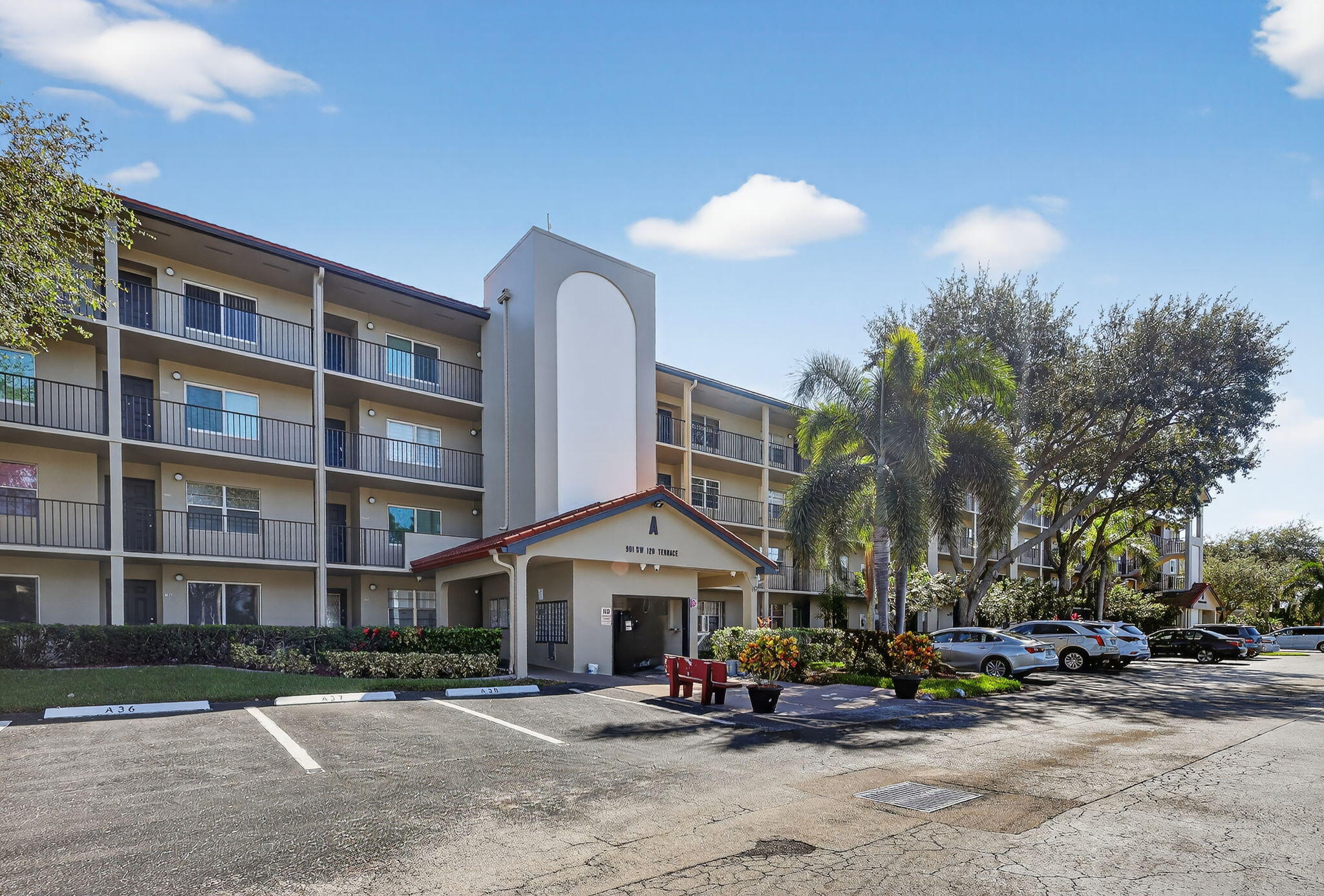 CAMBRIDGE AT CENTURY - Residential