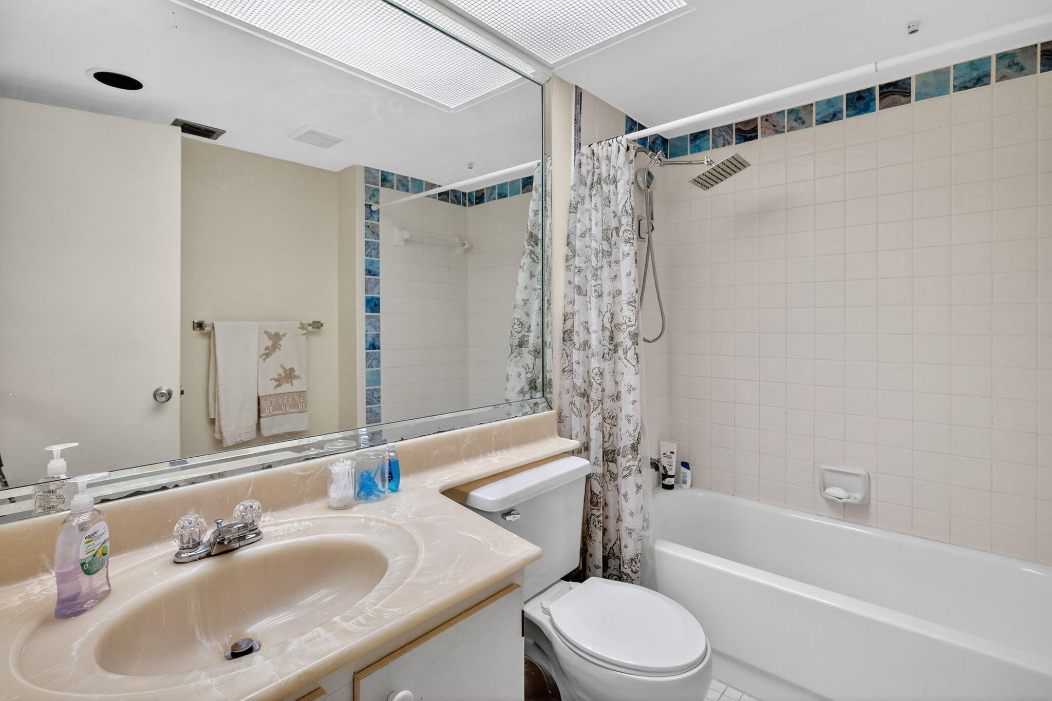 CAMBRIDGE AT CENTURY - Residential