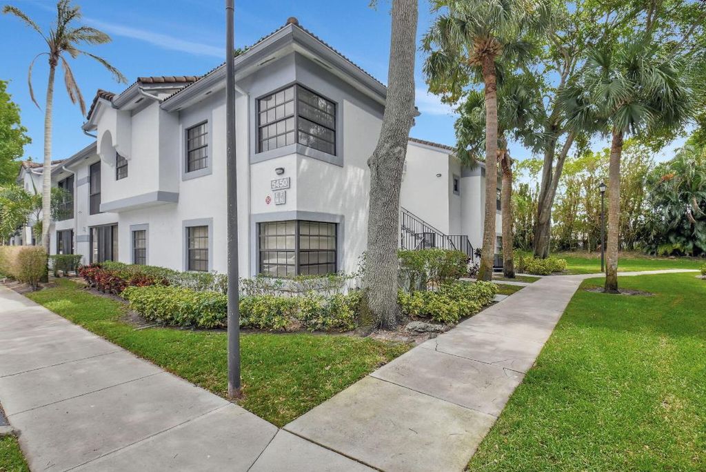 Photo of 5450 Verona Drive #M, Boynton Beach, FL 33437 (MLS # R11082582)