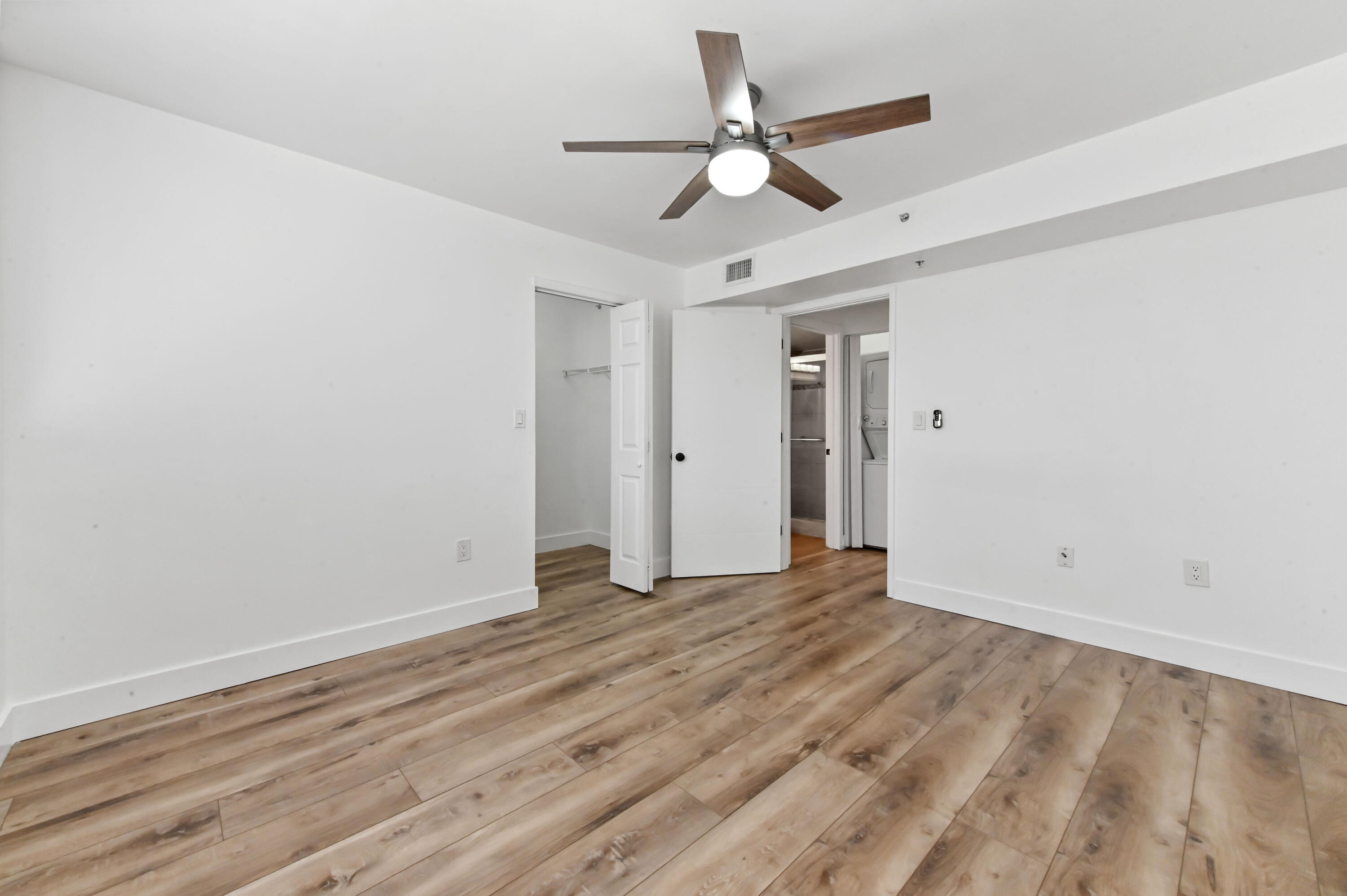 HYPOLUXOS MARINERS CAY CONDO - Residential