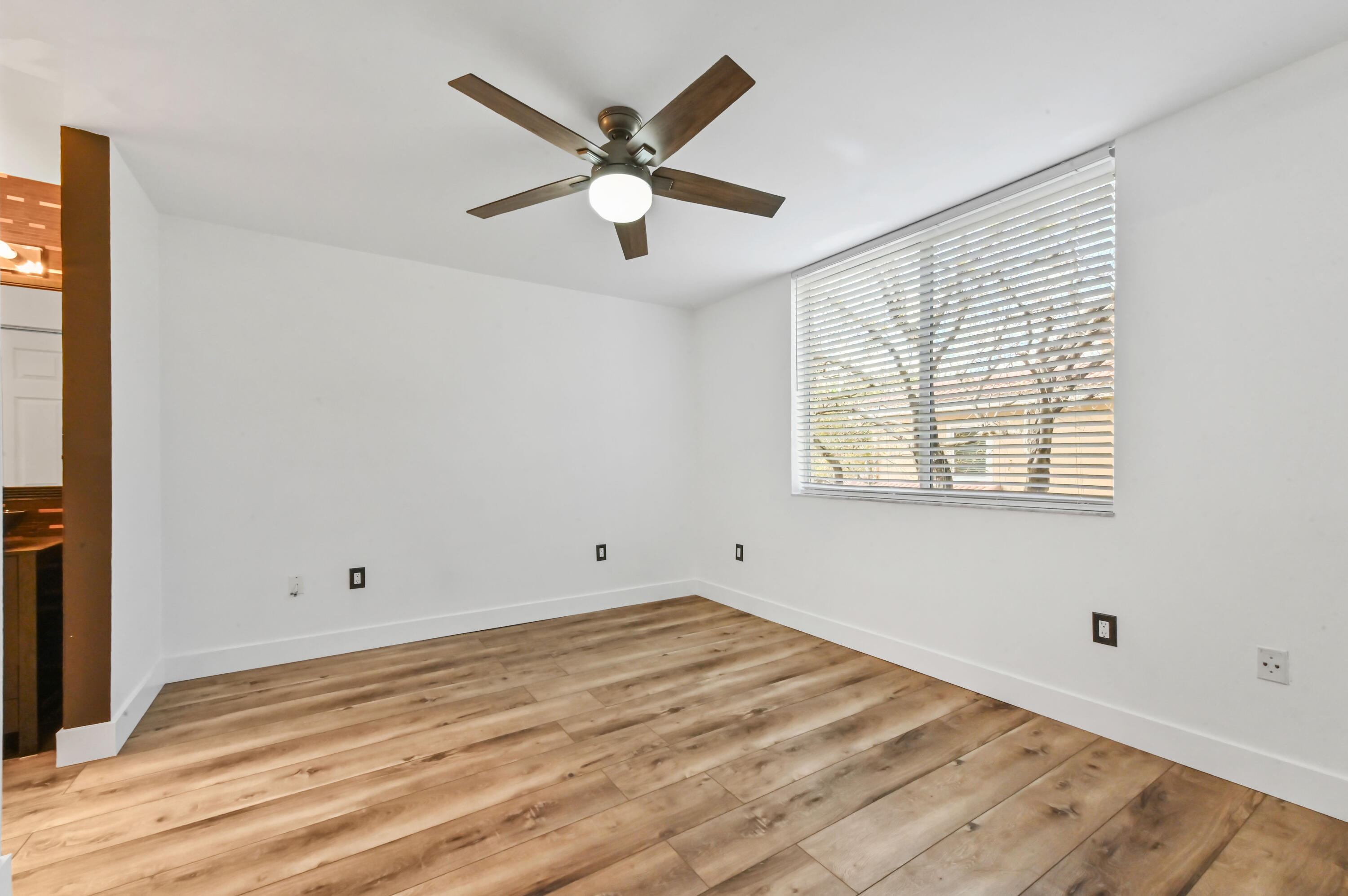 HYPOLUXOS MARINERS CAY CONDO - Residential