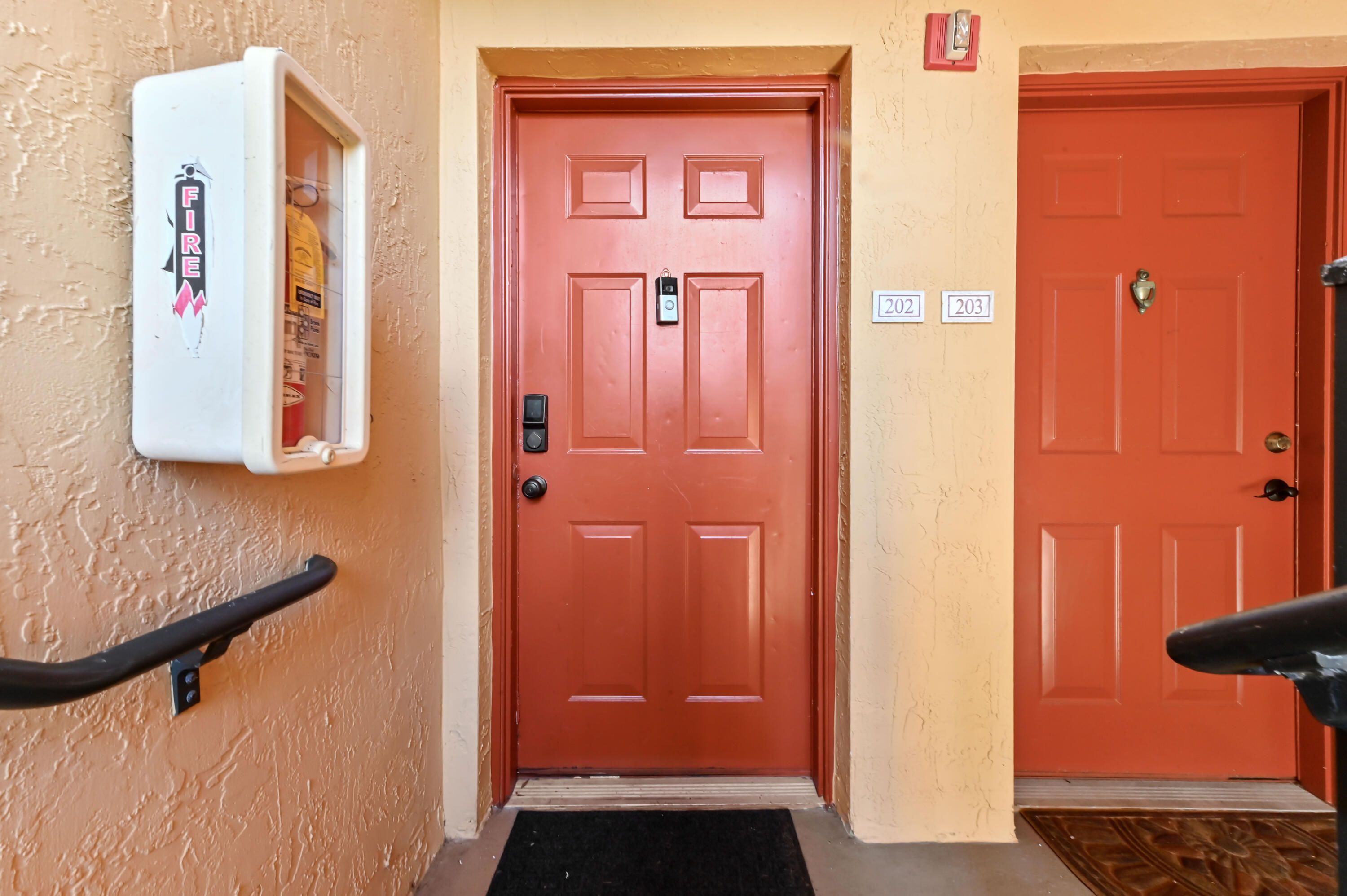 HYPOLUXOS MARINERS CAY CONDO - Residential