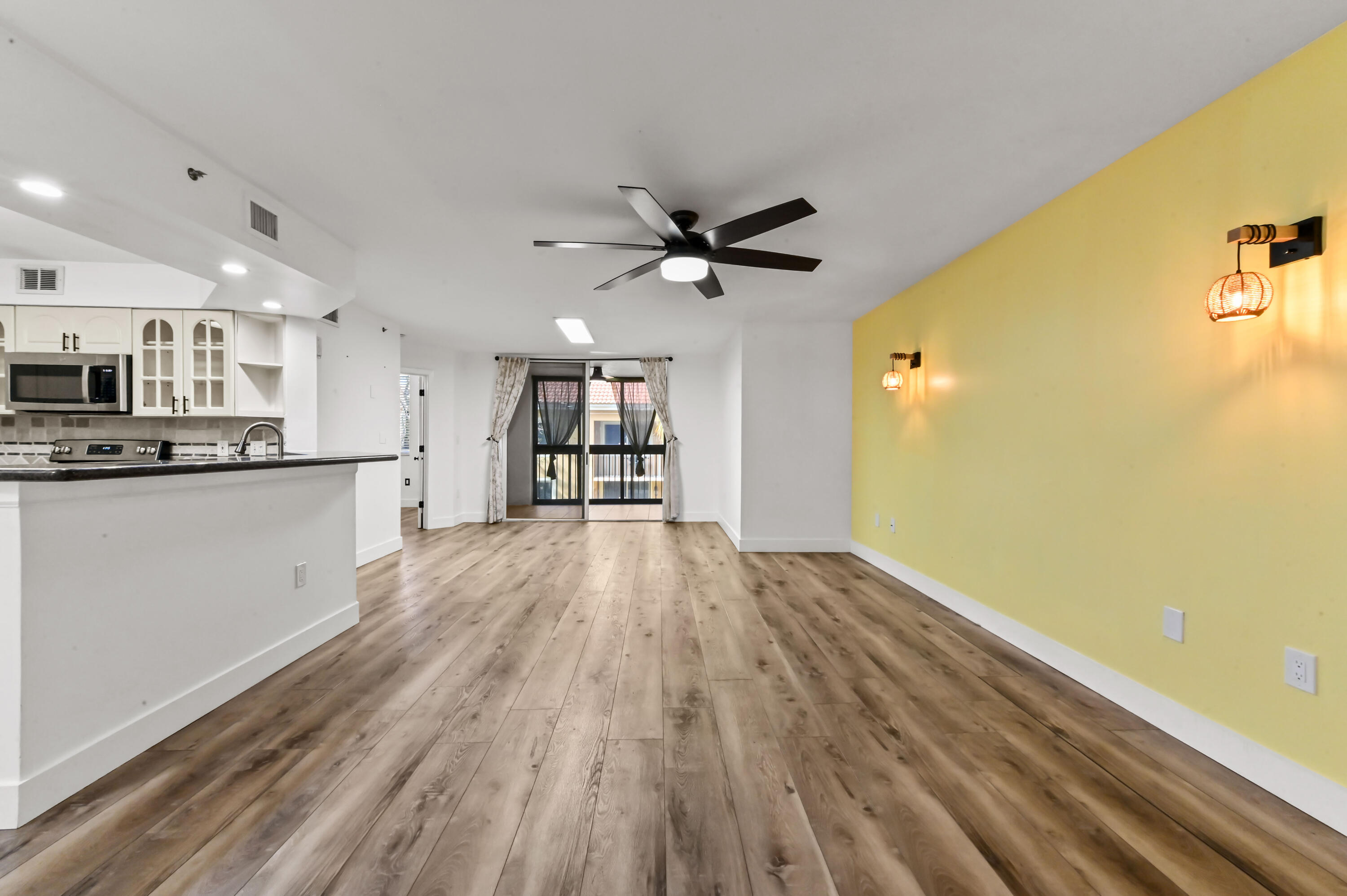 HYPOLUXOS MARINERS CAY CONDO - Residential