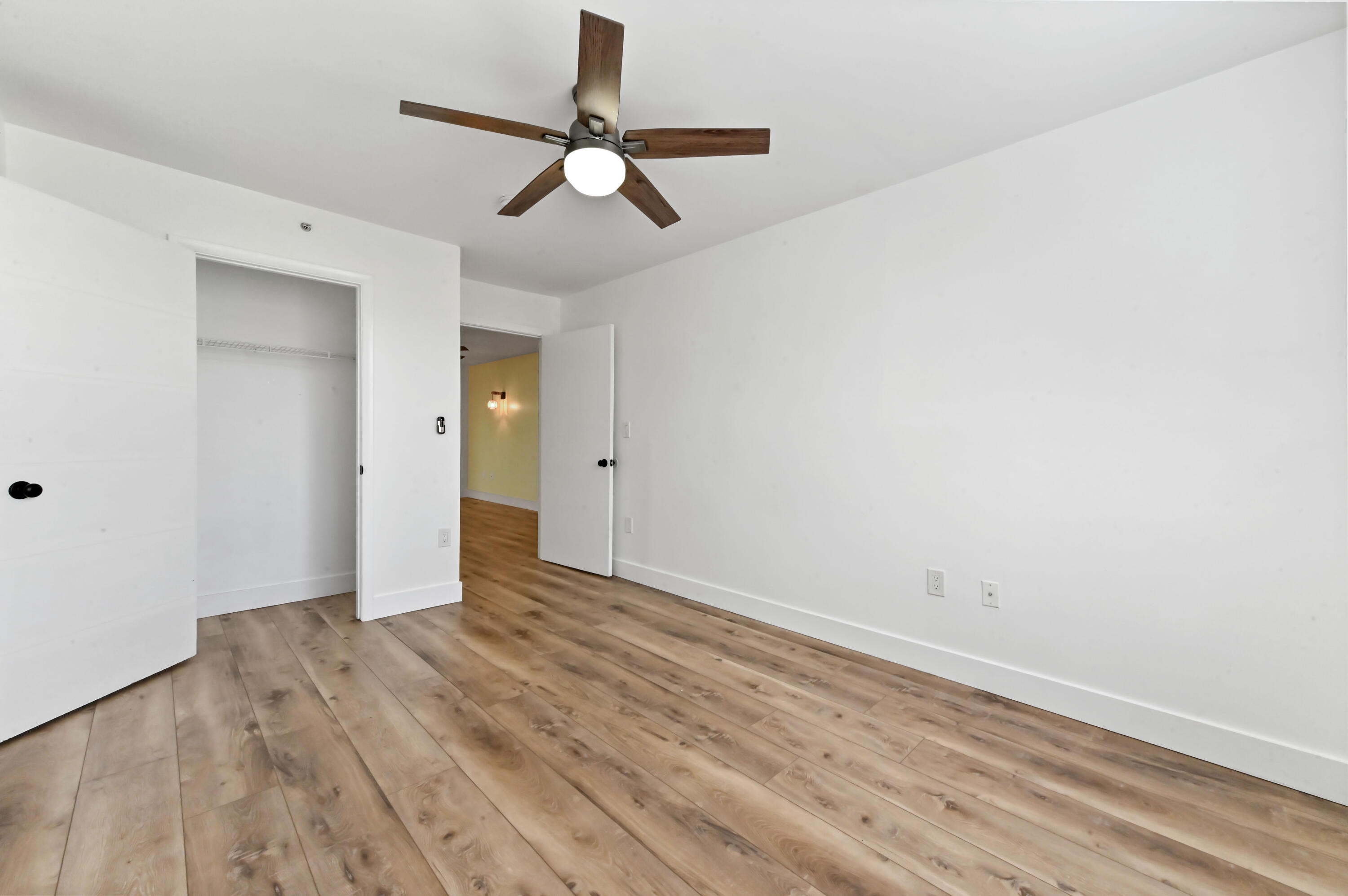 HYPOLUXOS MARINERS CAY CONDO - Residential