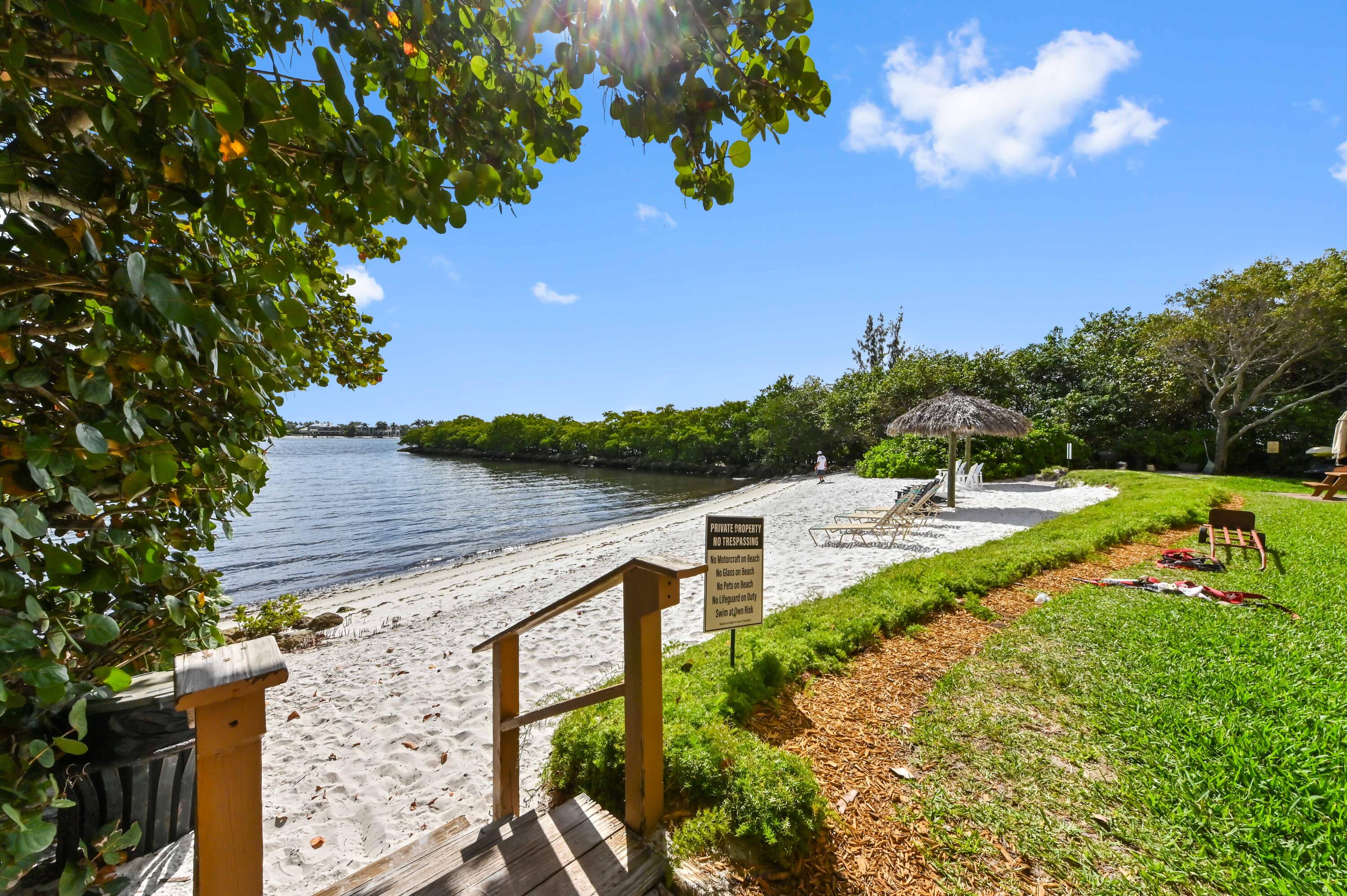 HYPOLUXOS MARINERS CAY CONDO - Residential