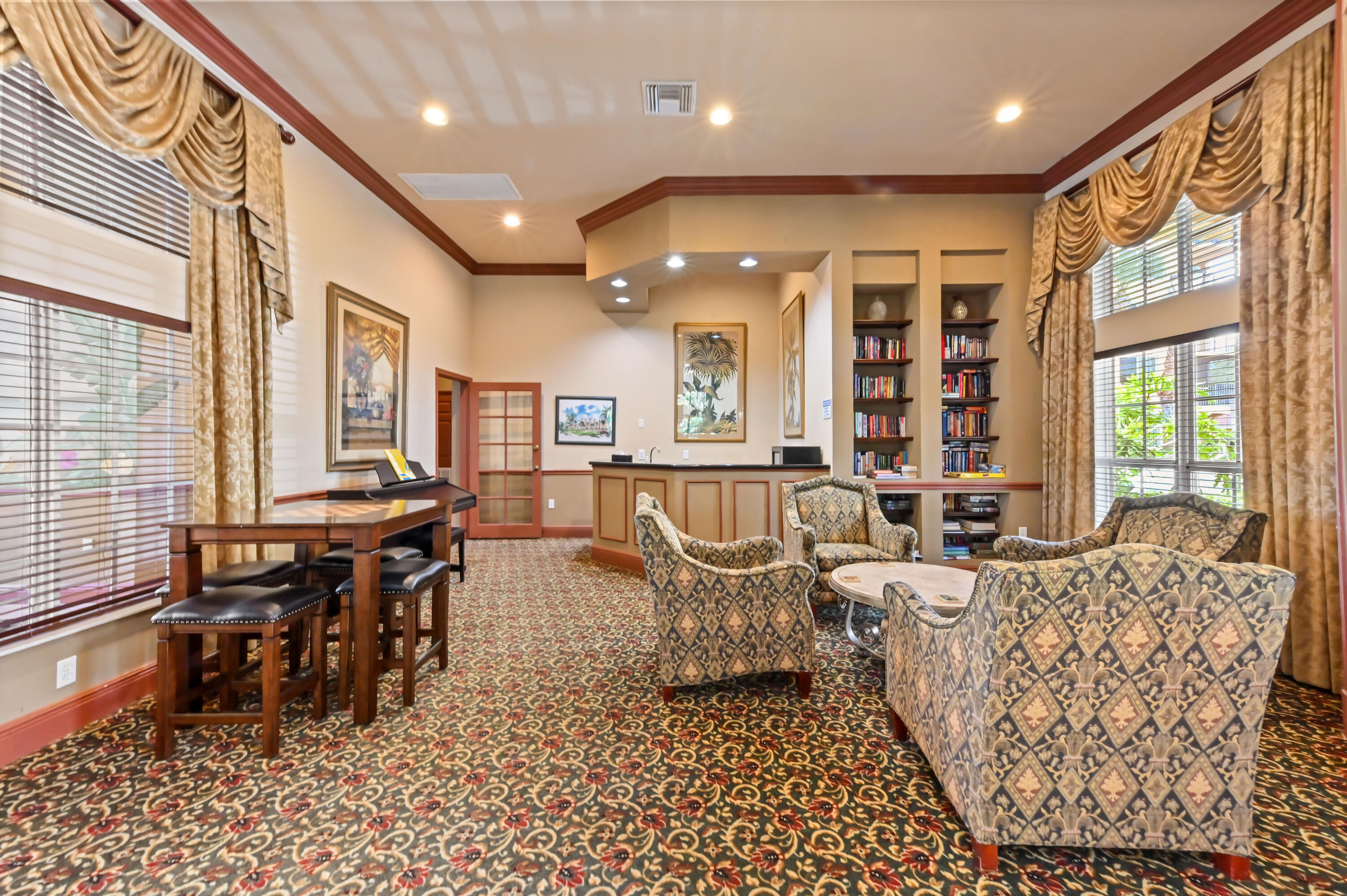 HYPOLUXOS MARINERS CAY CONDO - Residential