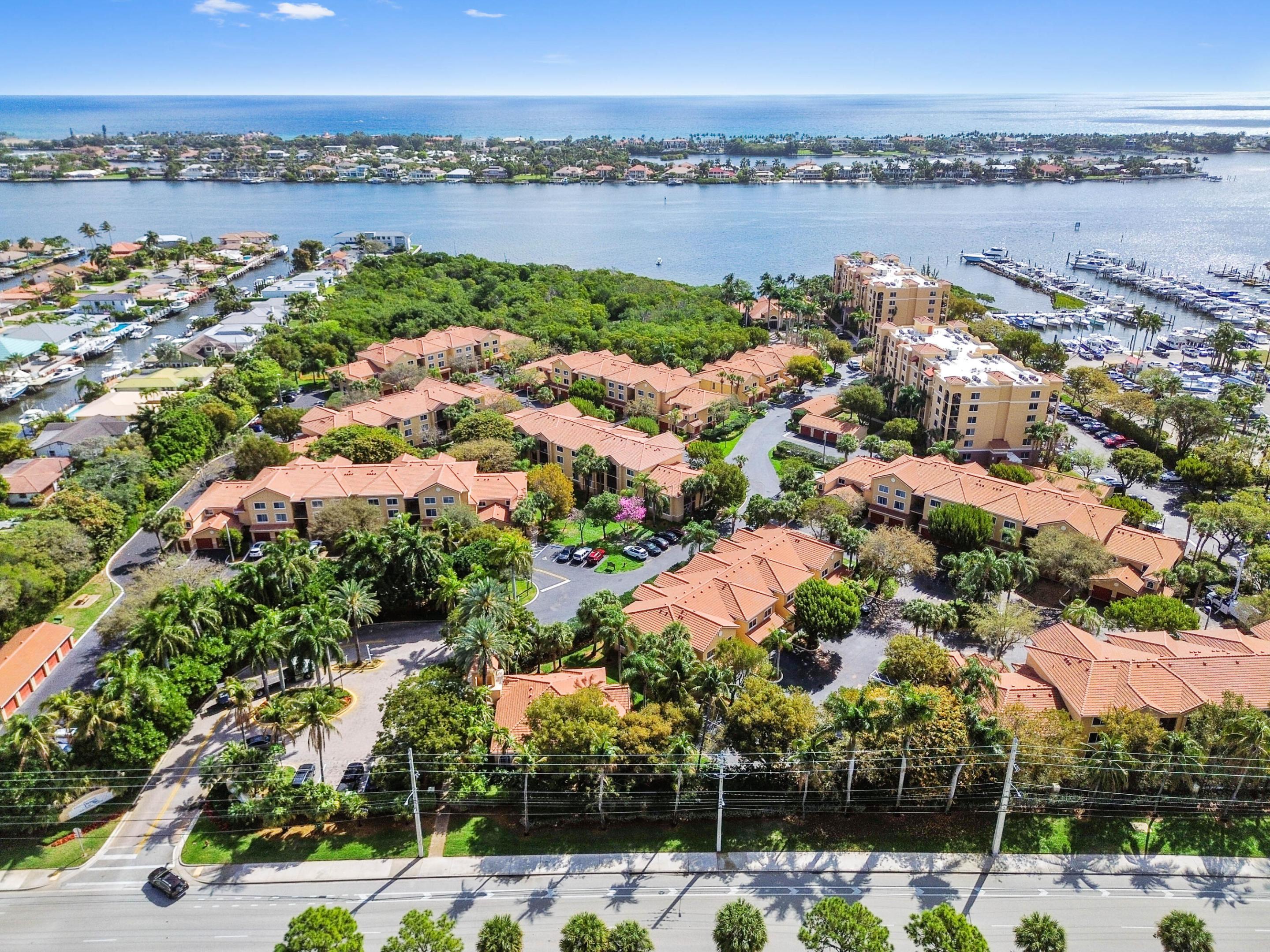 HYPOLUXOS MARINERS CAY CONDO - Residential