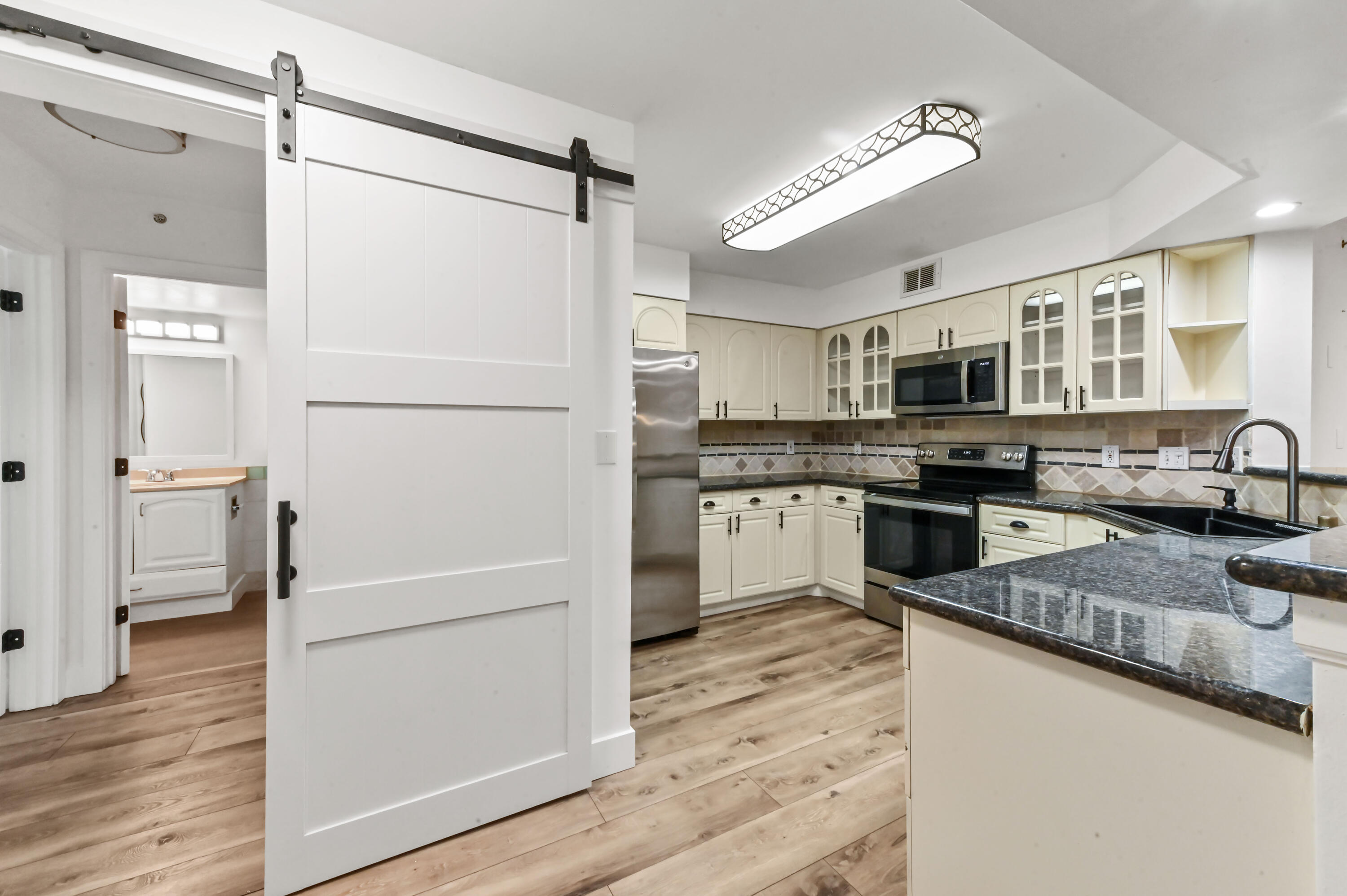 HYPOLUXOS MARINERS CAY CONDO - Residential