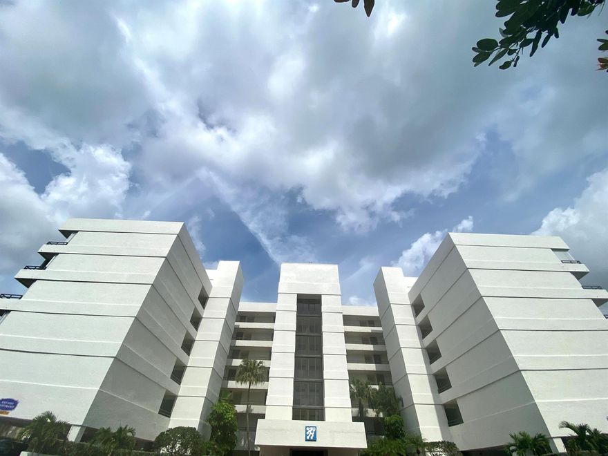 This fully furnished upgraded turn-key condo in Highly Desirable Concordia West impresses with two balconies with great views of the intracoastal and the ocean. The condo has everything you need to live and enjoy in Palm Beach! 1BR/1.5 BA apartment will not disappoint: no carpet, main bathroom with Shower and large Bathtub, walk-in closet, pull out sofa and reclining love seat, inside laundry. You will love cooking and entertaining in the nicely equipped kitchen with Stainless Steel appliances. Feel safe with Hurricane Impact Windows and Accordion Shutters For Full Storm Protection. Concordia West has great amenities such as Deeded Private Beach Access, 2 pools, Sauna, Guard Secured Lobby, Billiard Room, Gym, BBQ, Business Center, Club Room with kitchen, and Cabana with beach chairs. Only Service Pet.
Seasonal Price is based on min 120 days occupancy