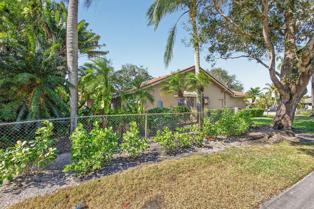 Photo of 274 NW 107th Avenue, Coral Springs, FL 33071 (MLS # F10552006)