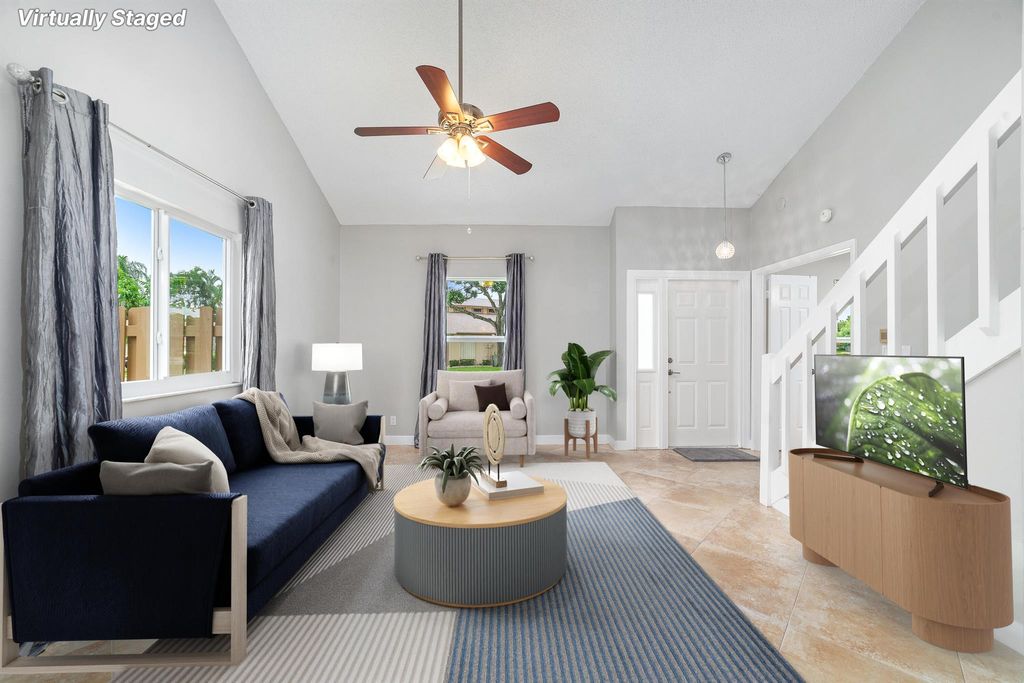 Photo of 333 Maplecrest Circle, Jupiter, FL 33458 (MLS # R11004269)