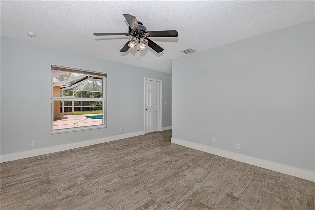 THE ACREAGE - Residential